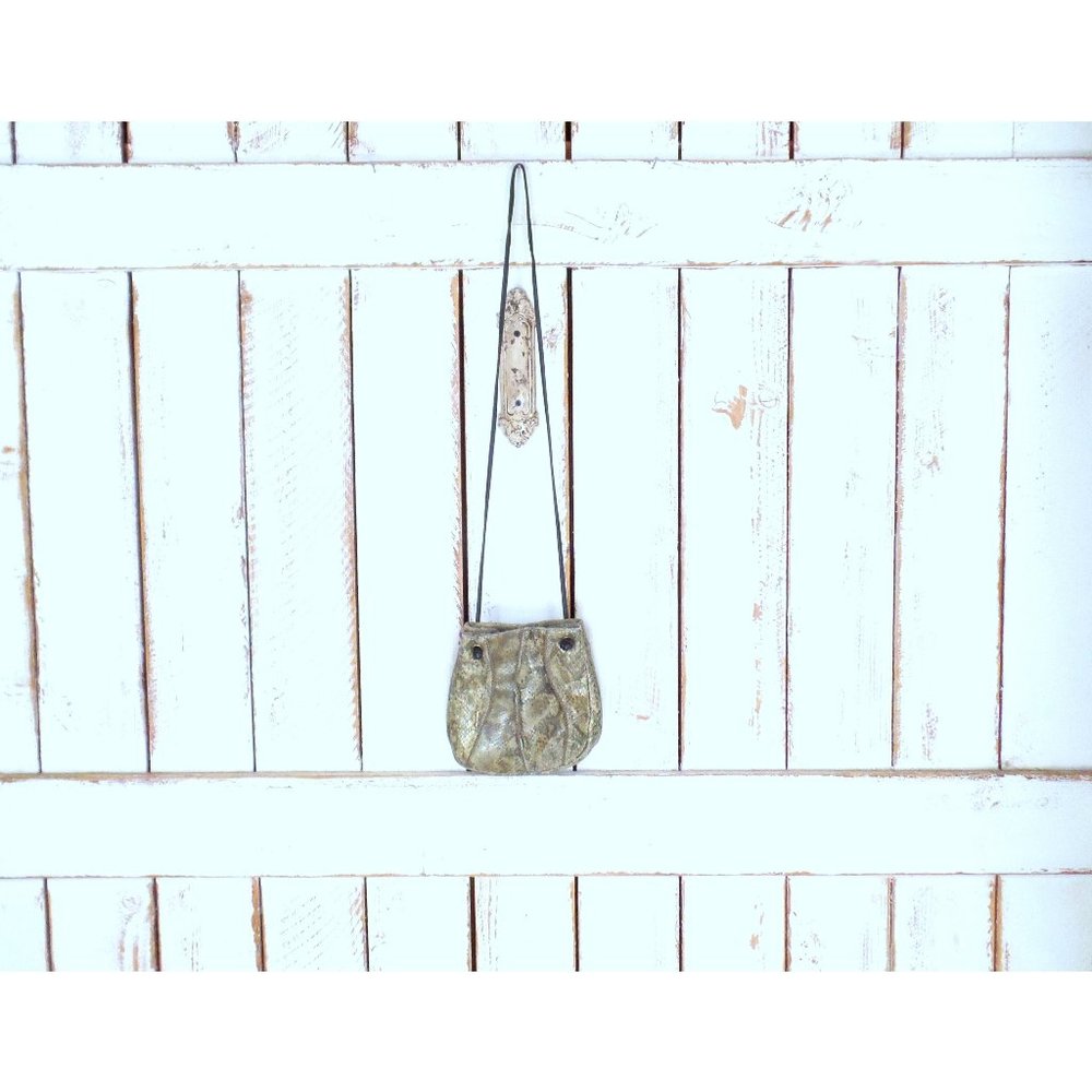 Vintage Sharif tan brown leather snake embossed shoulder purse